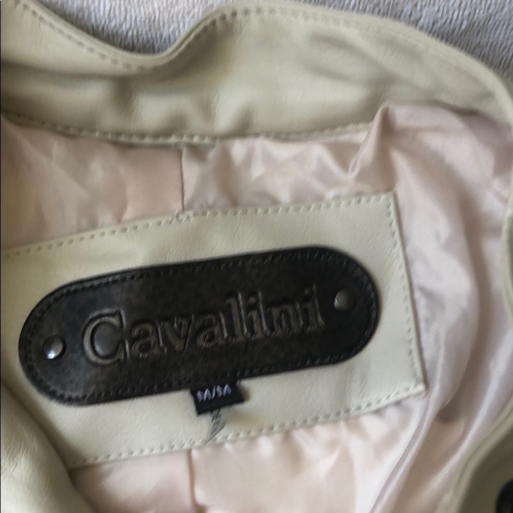 Creamy faux leather motorcycle jacket - Picture 3 of 7